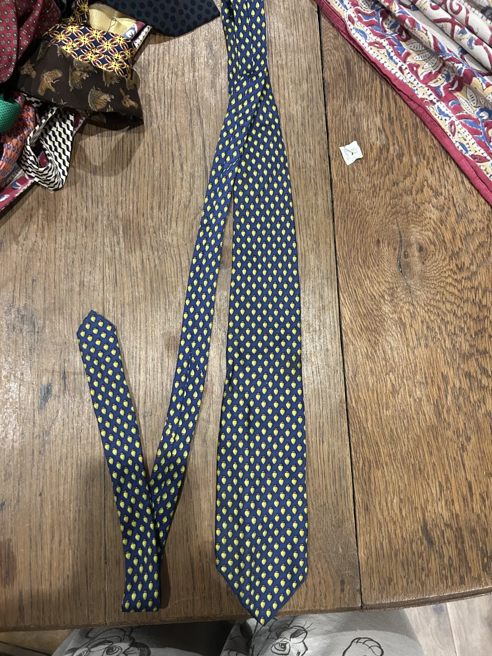 Corbata Paris miniatura 2