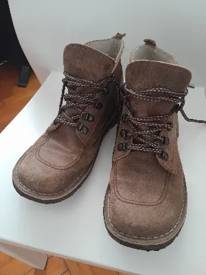 Kickers