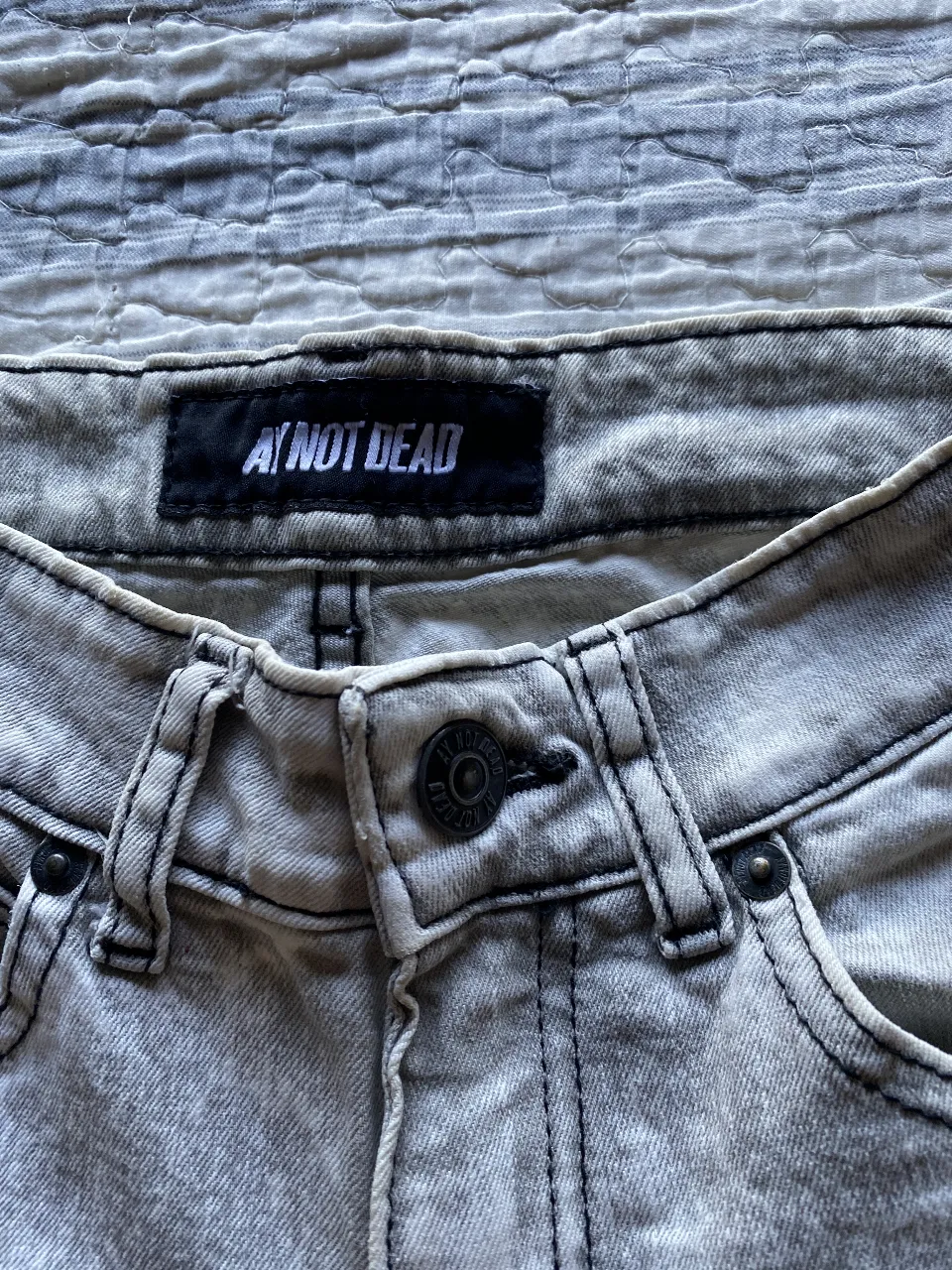 Jean Ay Not Dead - imagen 2