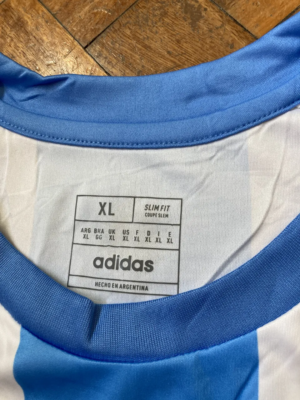 Camiseta adidas miniatura 5