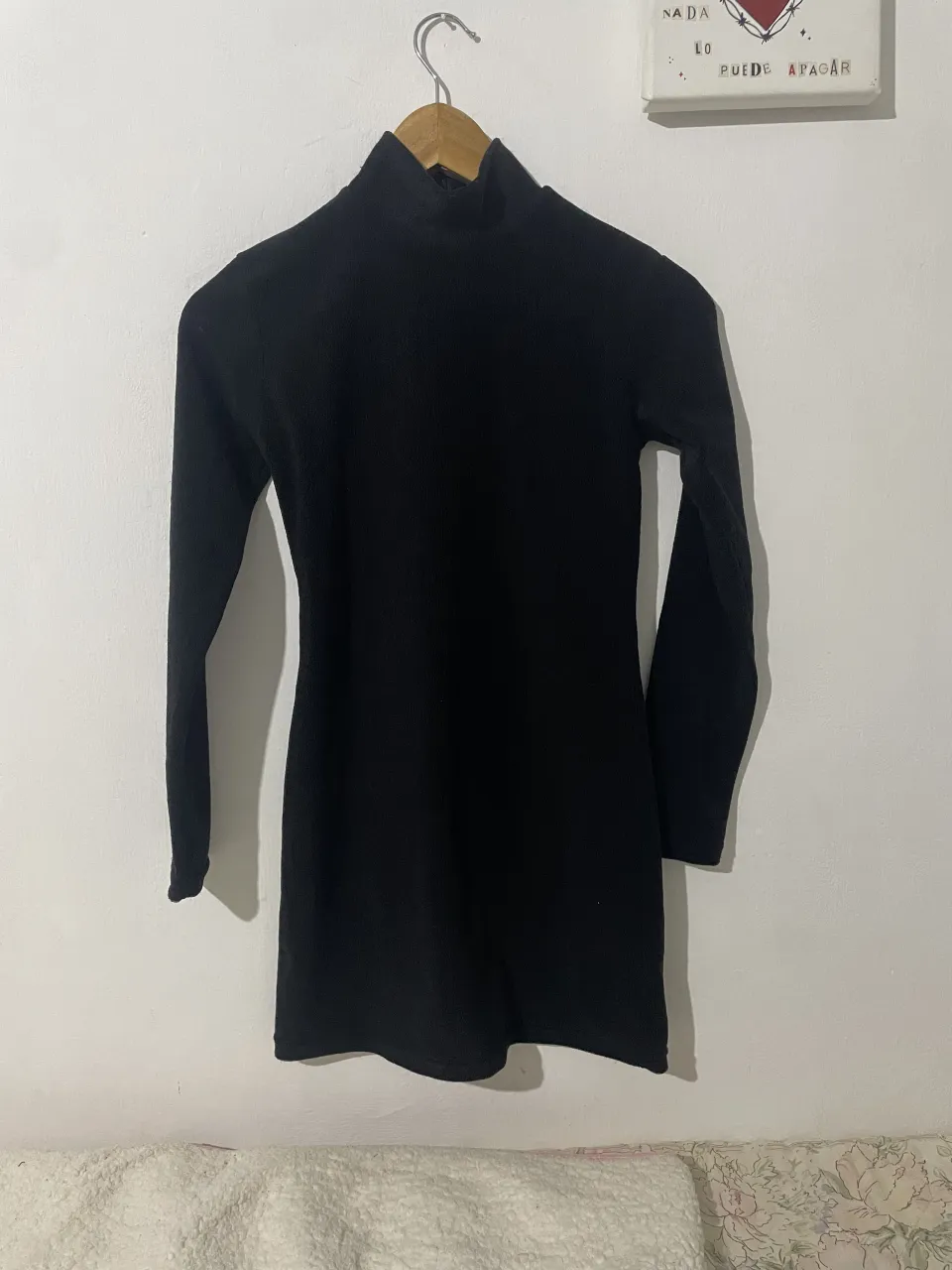 vestido de invierno
Es de una tela parecida al polar pero brillante 