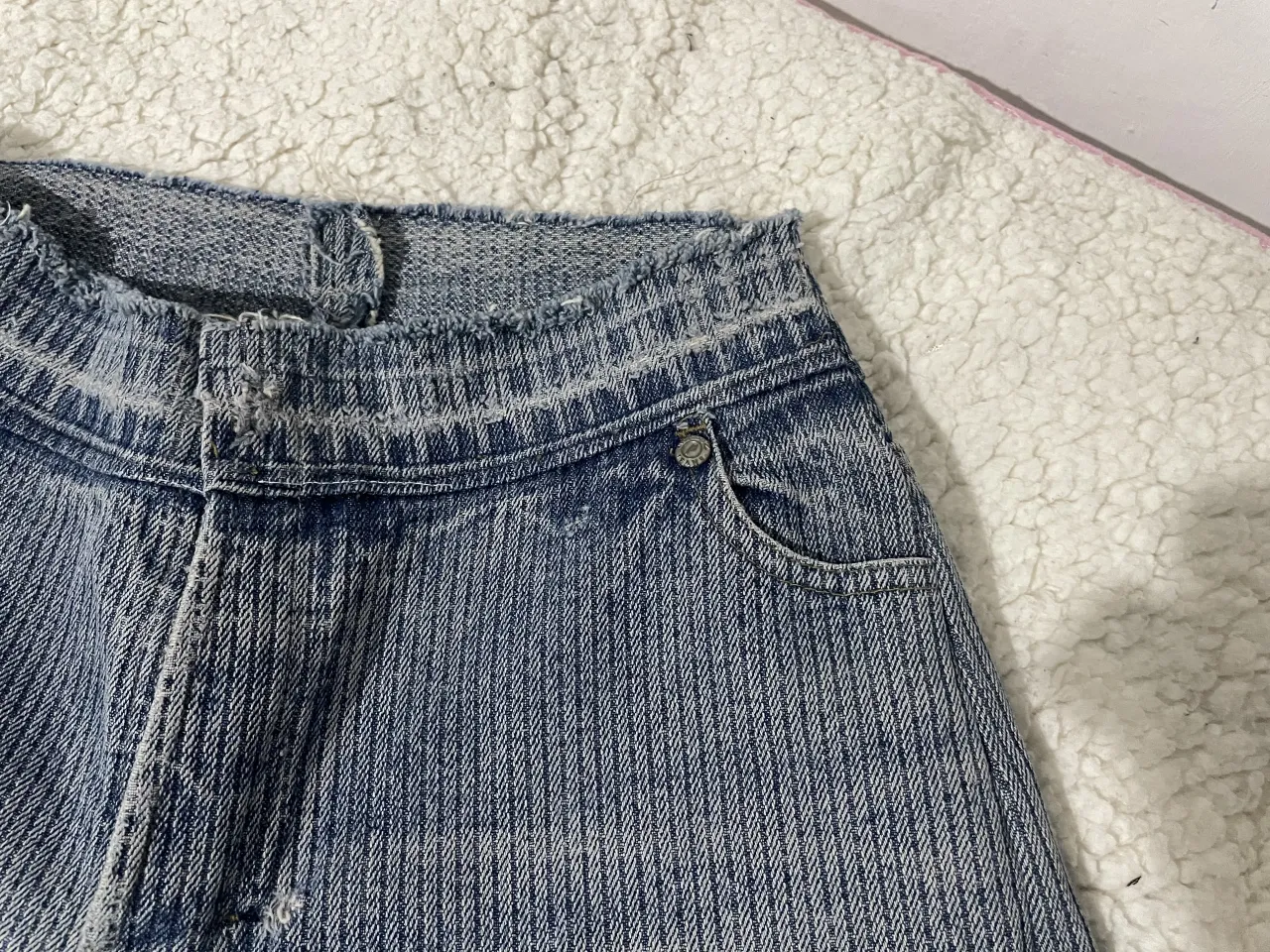 Short Mordaz - imagen 2