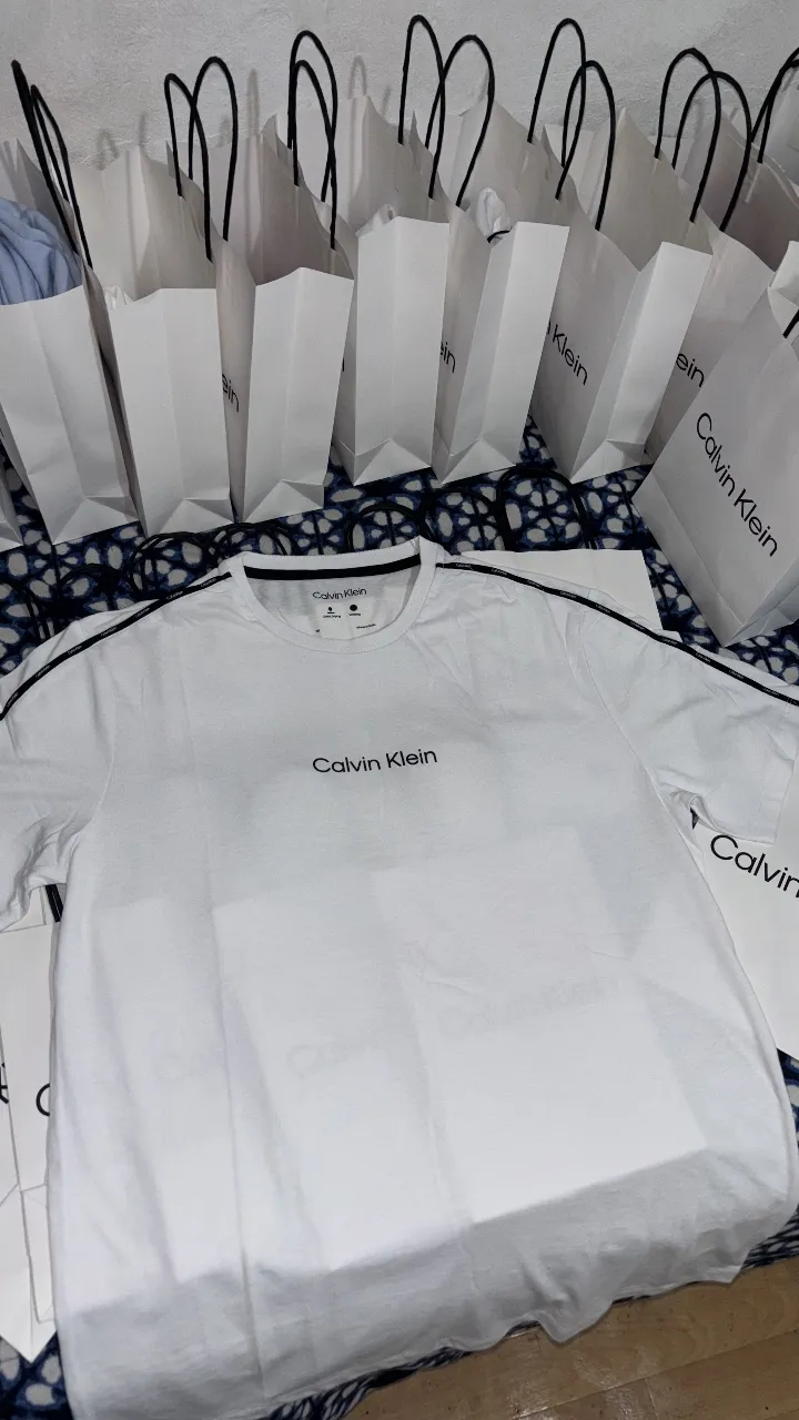 Remera Calvin Klein - imagen 3