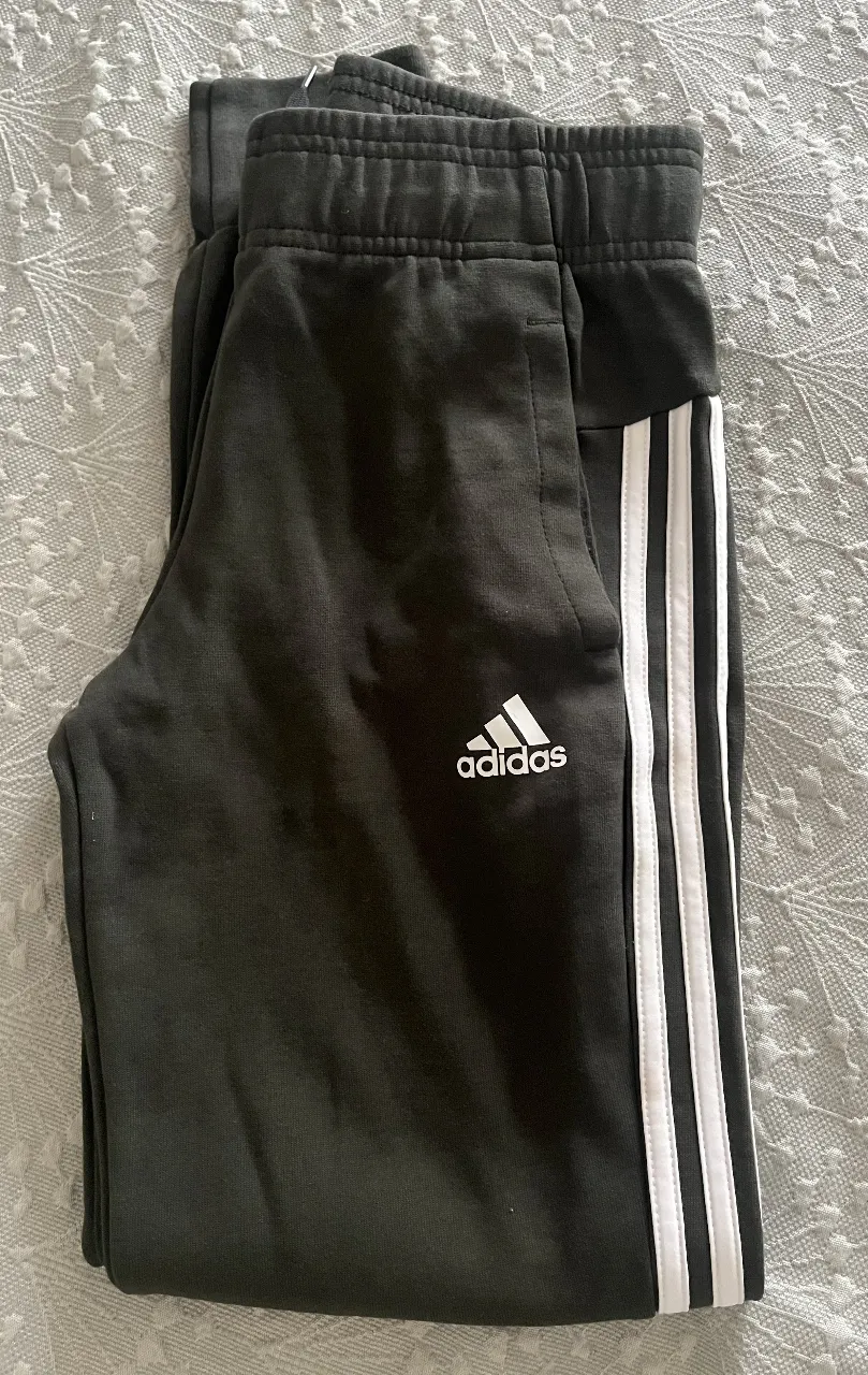Ropa deportiva adidas - imagen 1