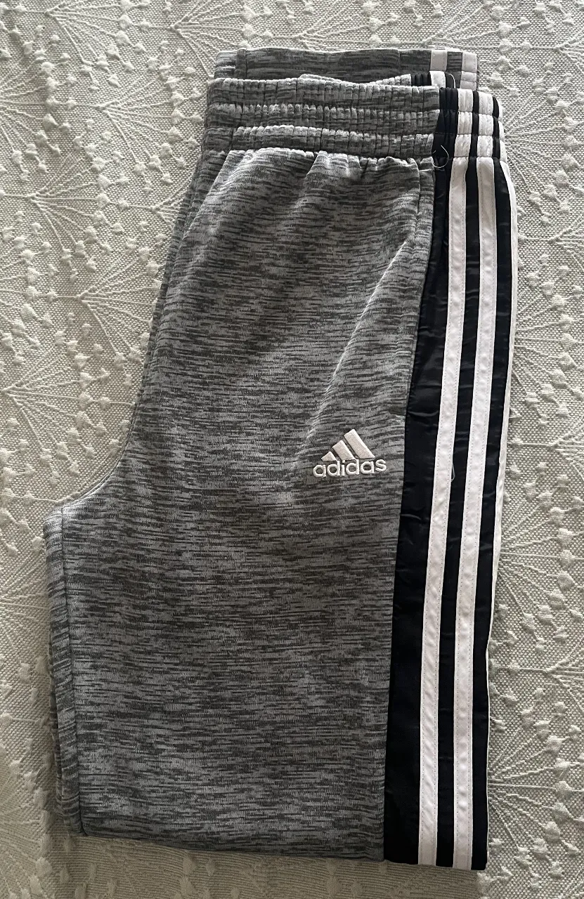 Ropa deportiva adidas - imagen 1