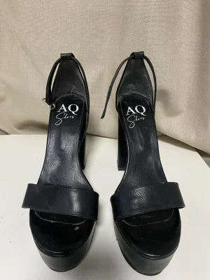 Aq shoes
