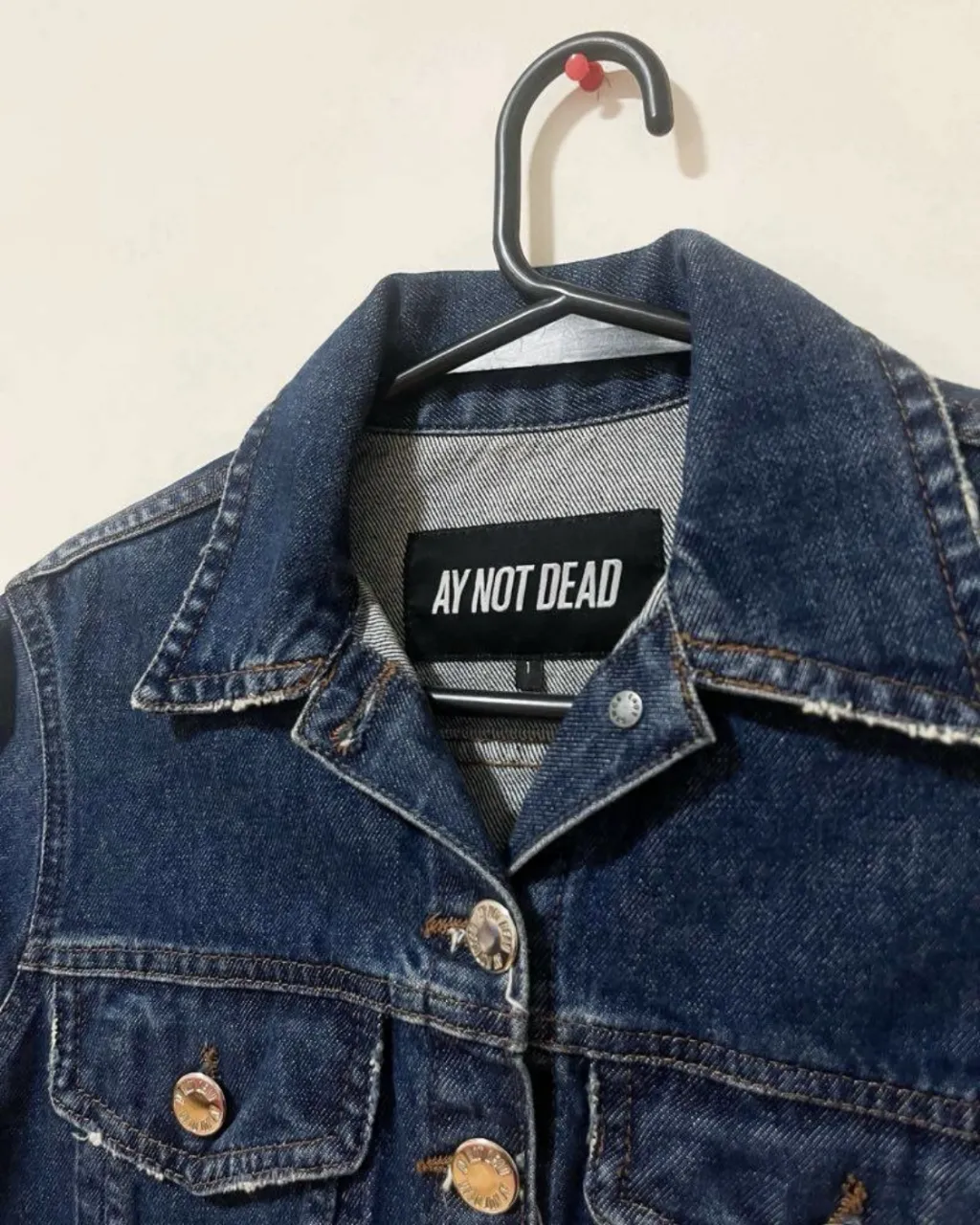 Campera Ay Not Dead - imagen 3