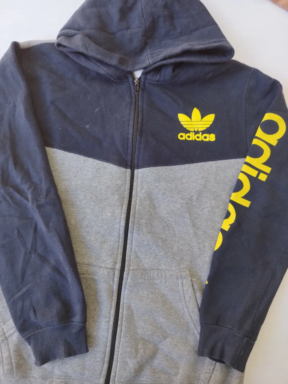 Buzo adidas