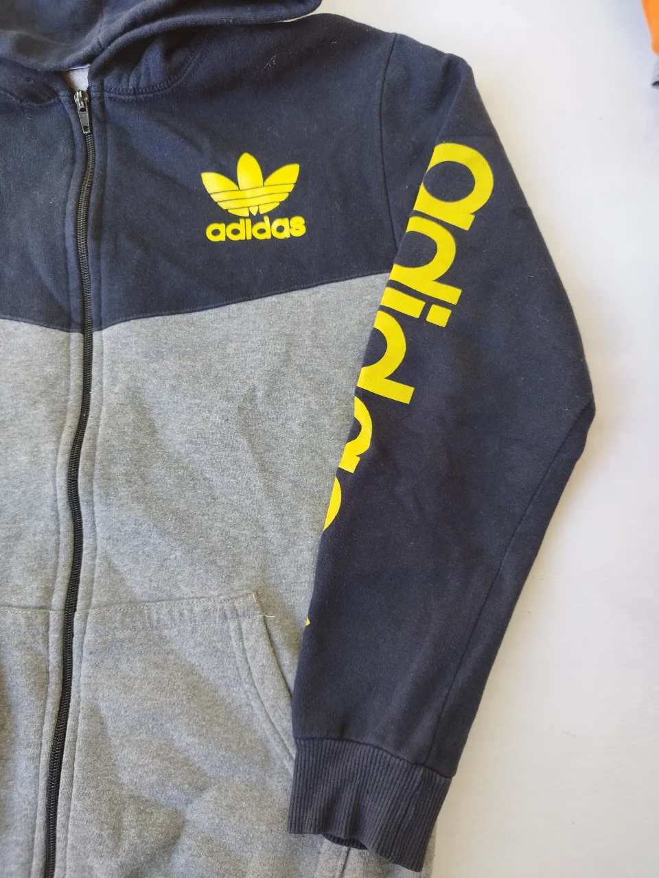 Buzo adidas - Vista 2