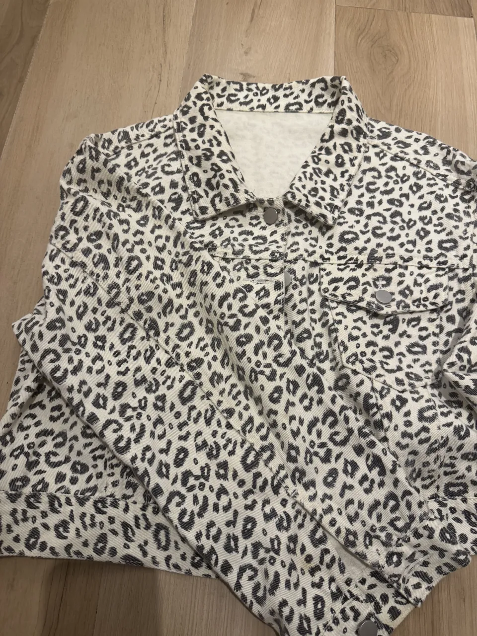 Campera Shein - imagen 1