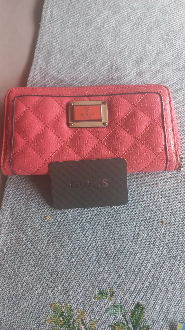 Billetera GUESS