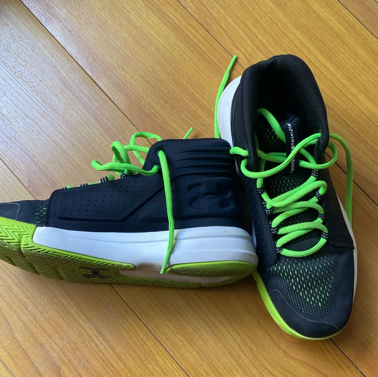 Zapatilla de baloncesto Under Armour - imagen 2