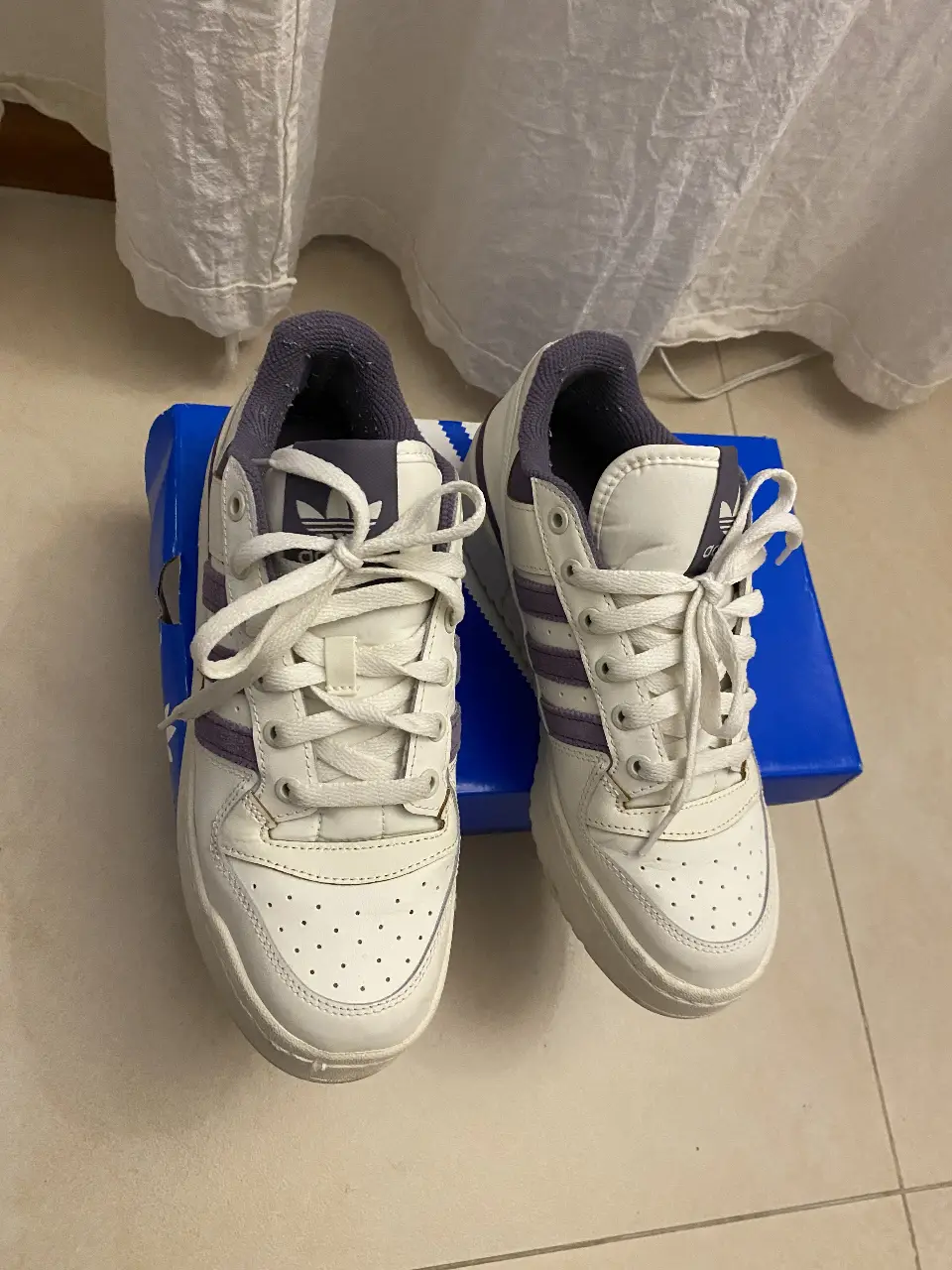 Zapatillas adidas - imagen 2