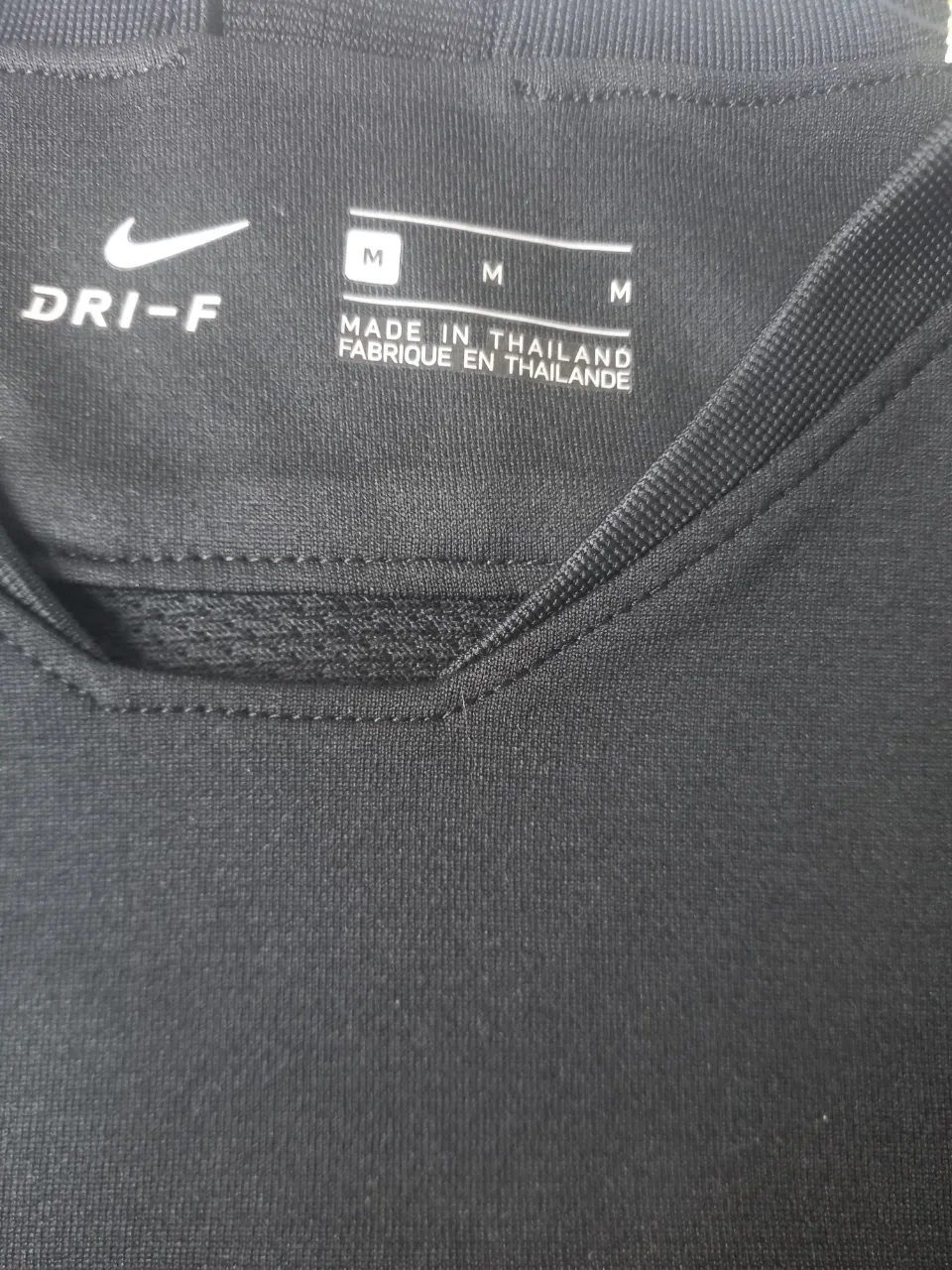 Ropa deportiva Nike - imagen 2