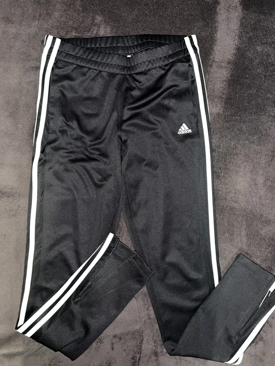Pantalón adidas - imagen 1