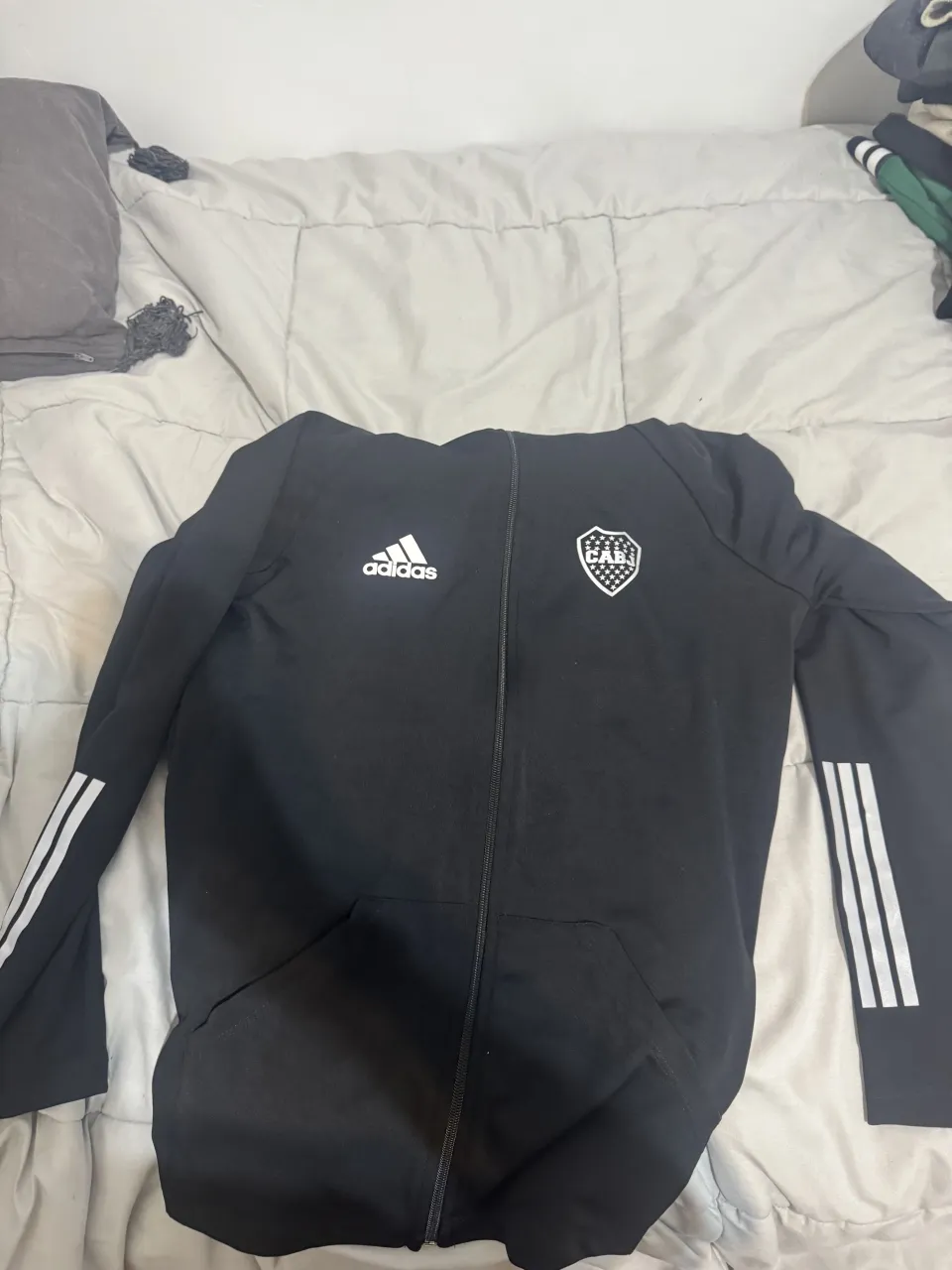 Buzo adidas