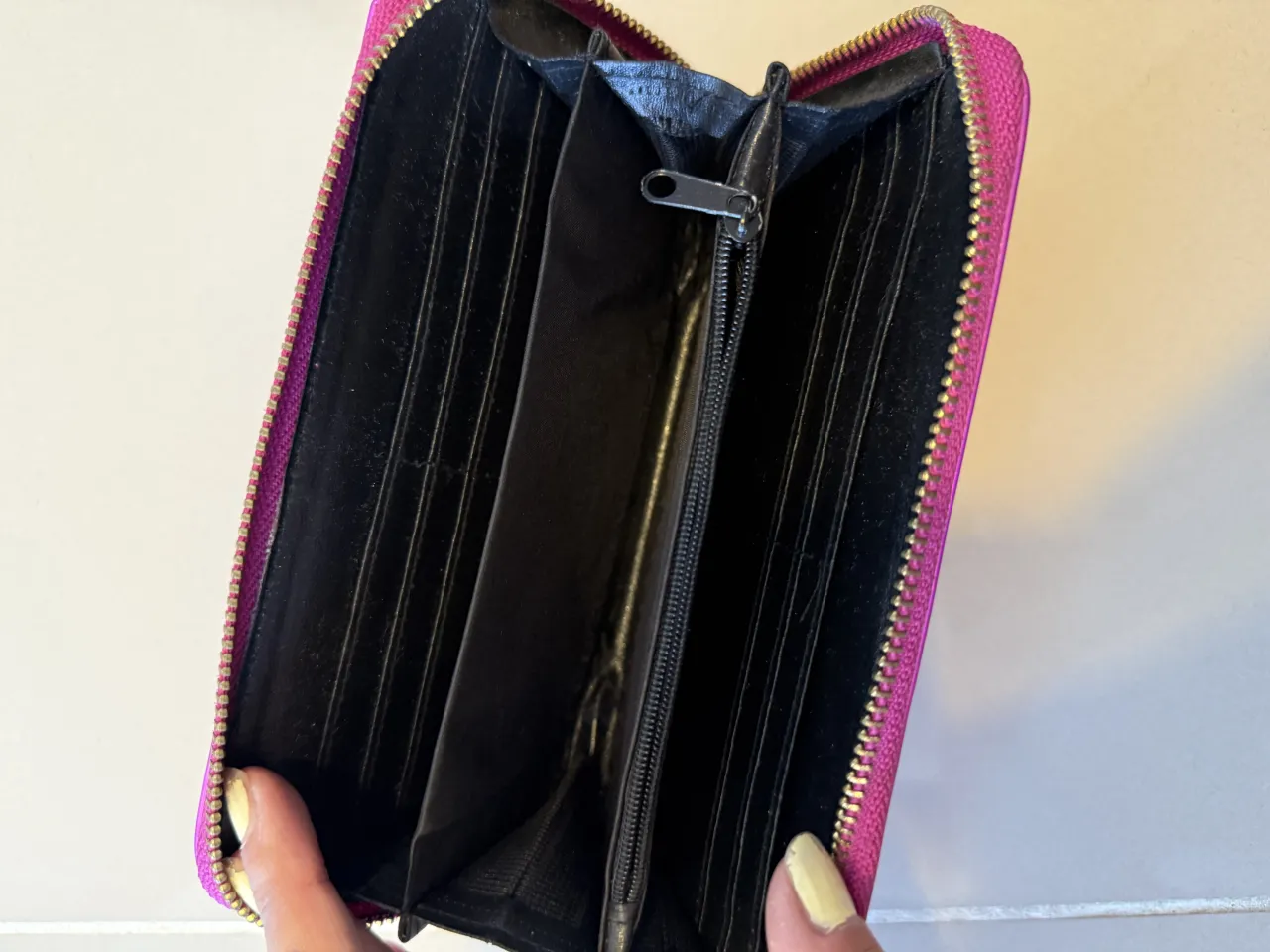 Billetera A+ - Vista 3