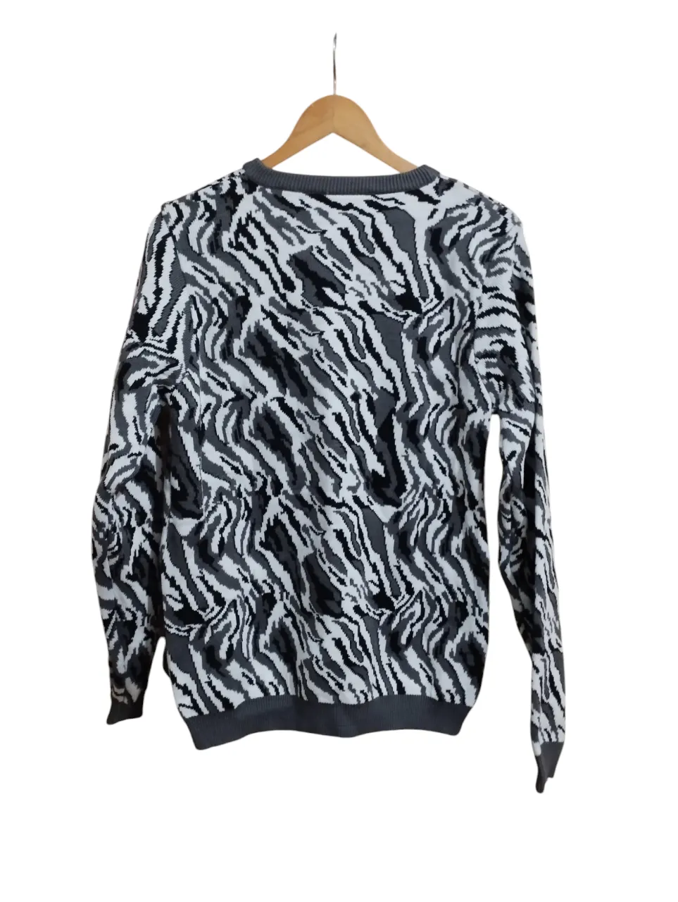 Sweater A ≠ - imagen 3