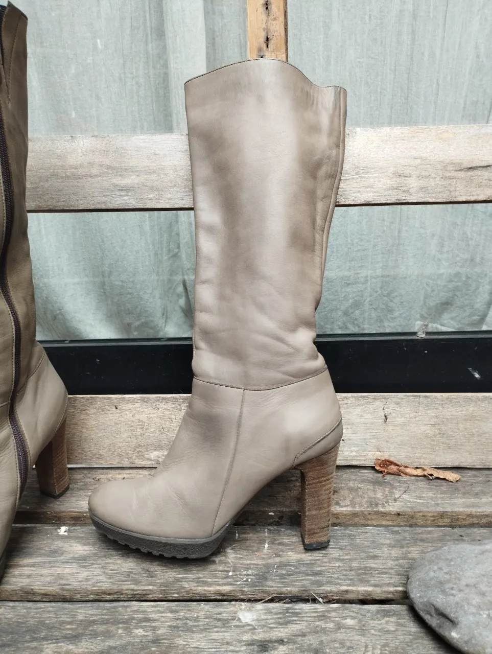 Botas A ≠ - Vista 2
