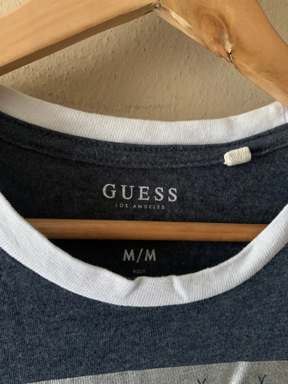 Remera GUESS - imagen 2