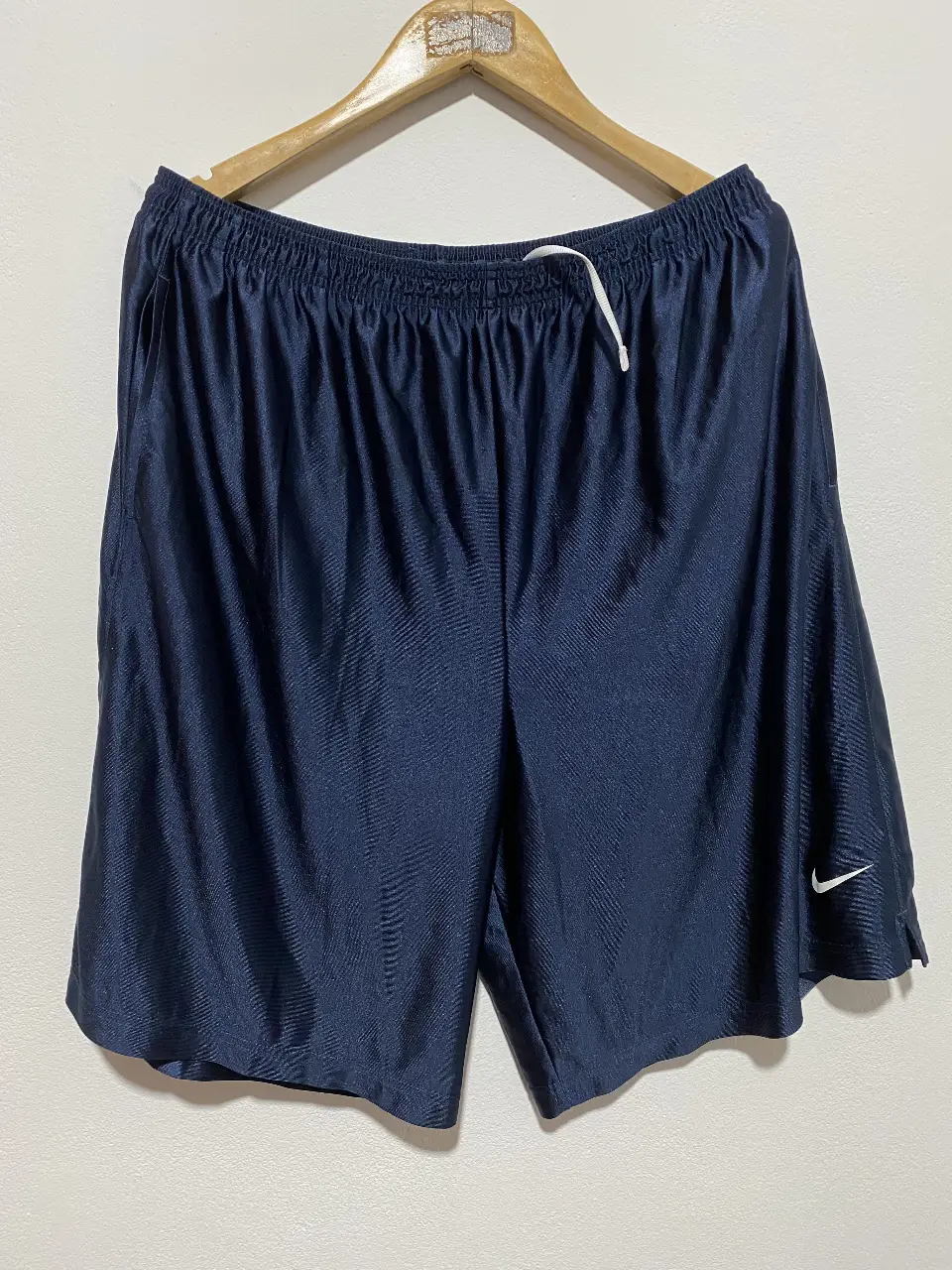 Nike Short deportivo Basket de hombre, color azul marino, con logo de la marca en blanco. Talle XL. Ideal para actividades deportivas.