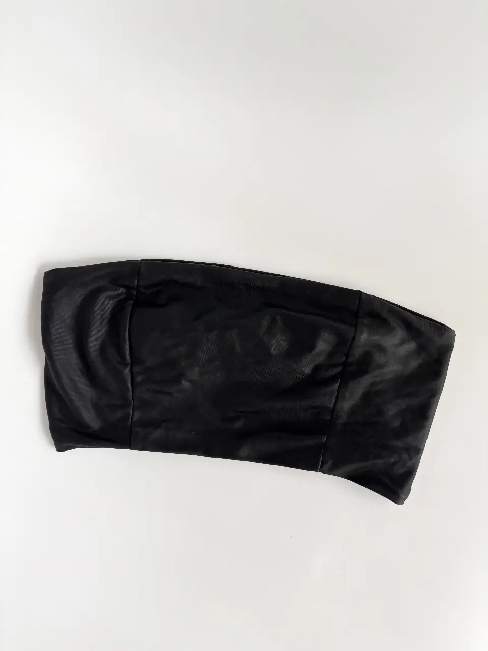 Top strapless de cuero sintético negro nuevo. Es elastizado. Ideal 80/85/90. Se puede usar solo o debajo de un top de microtul, blazer 🖤 