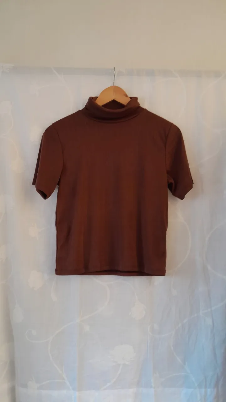Remera A ≠ - imagen 2