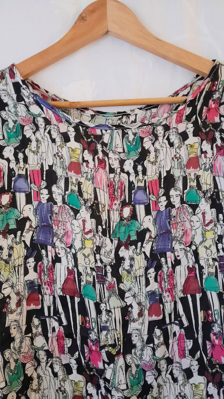 Remera Complot - Vista 3