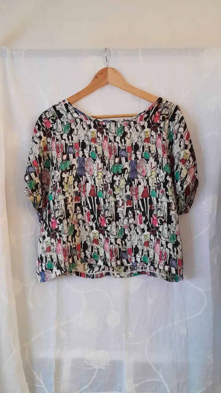 Remera Complot - Vista 2