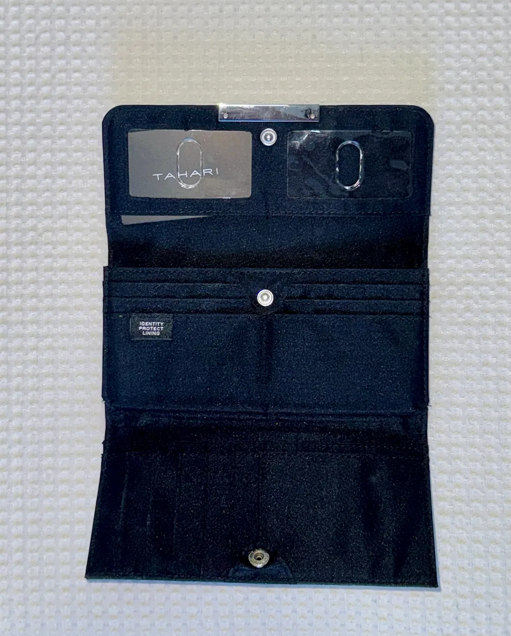 Billetera Tahari - imagen 3