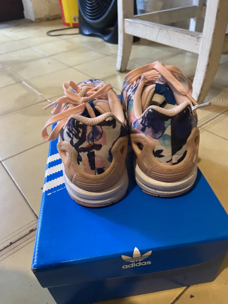 Botines adidas miniatura 5