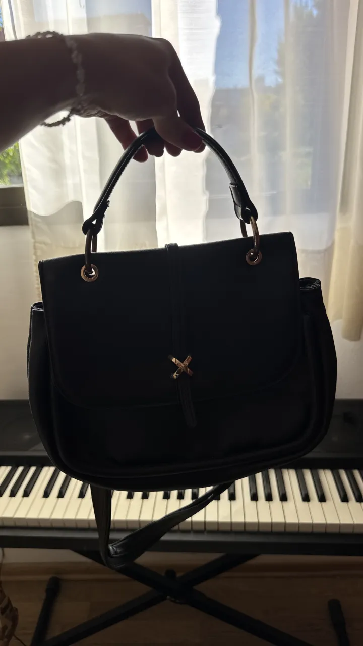 Cartera A ≠ - imagen 2