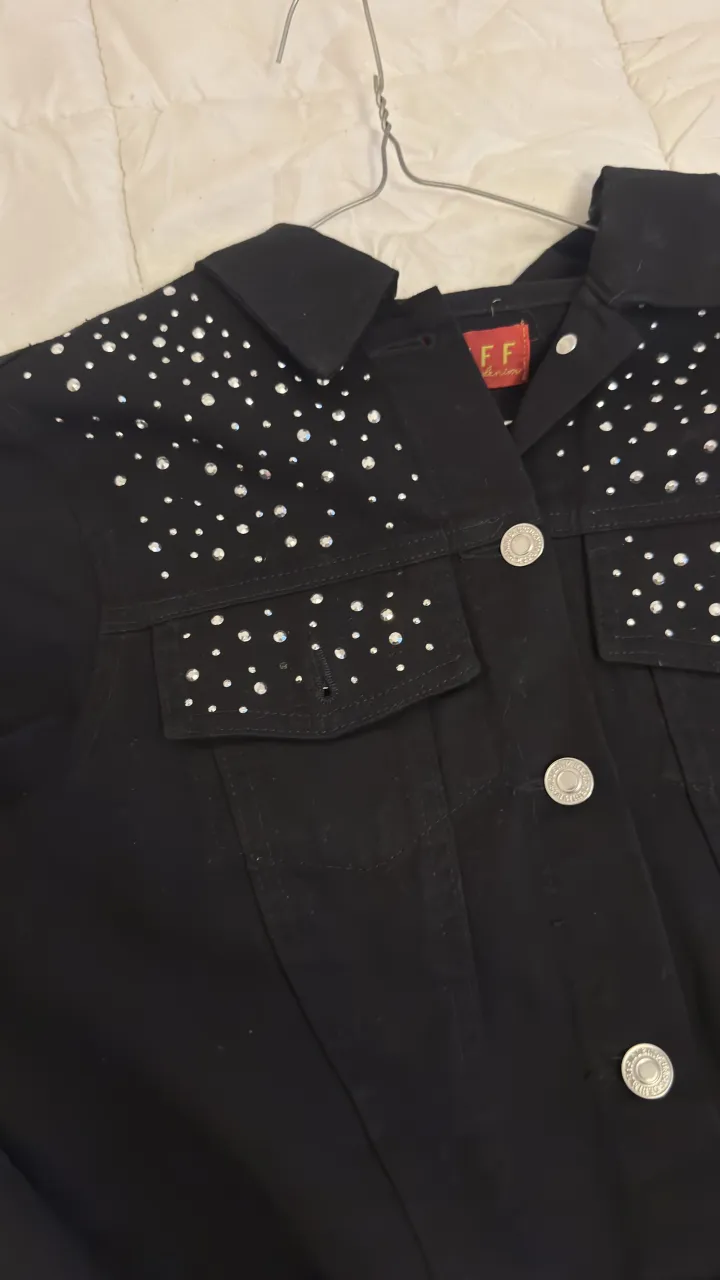 Campera A ≠ - imagen 3