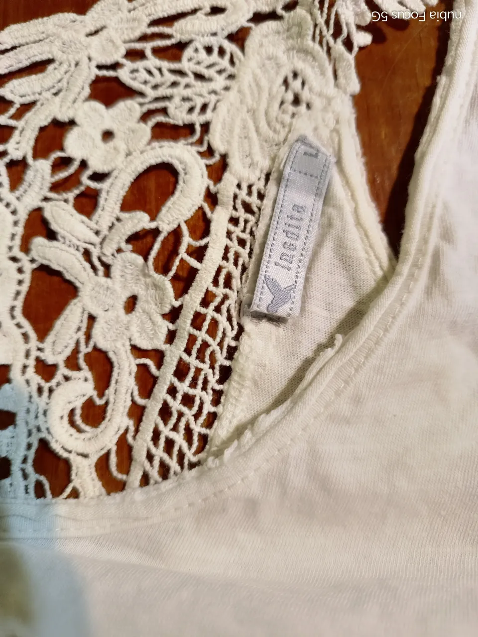 Musculosa Inedita - Vista 3