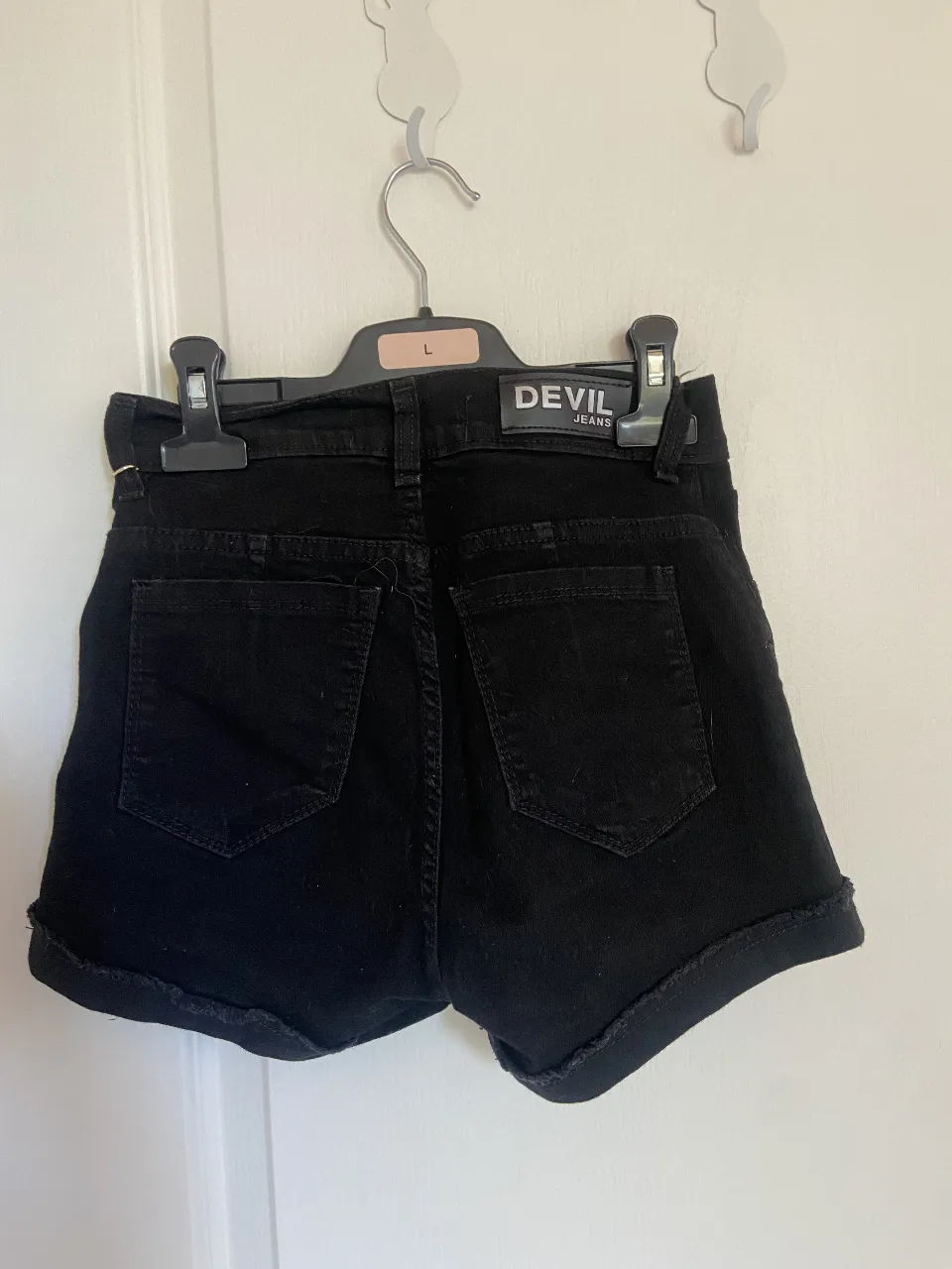 Short Devil - imagen 3