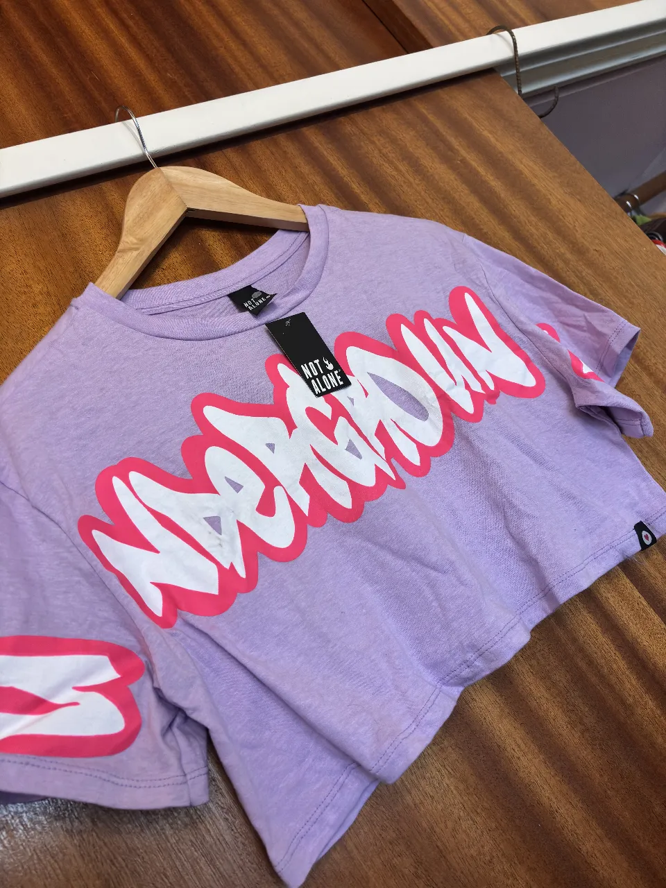 Remera Not alone - imagen 2