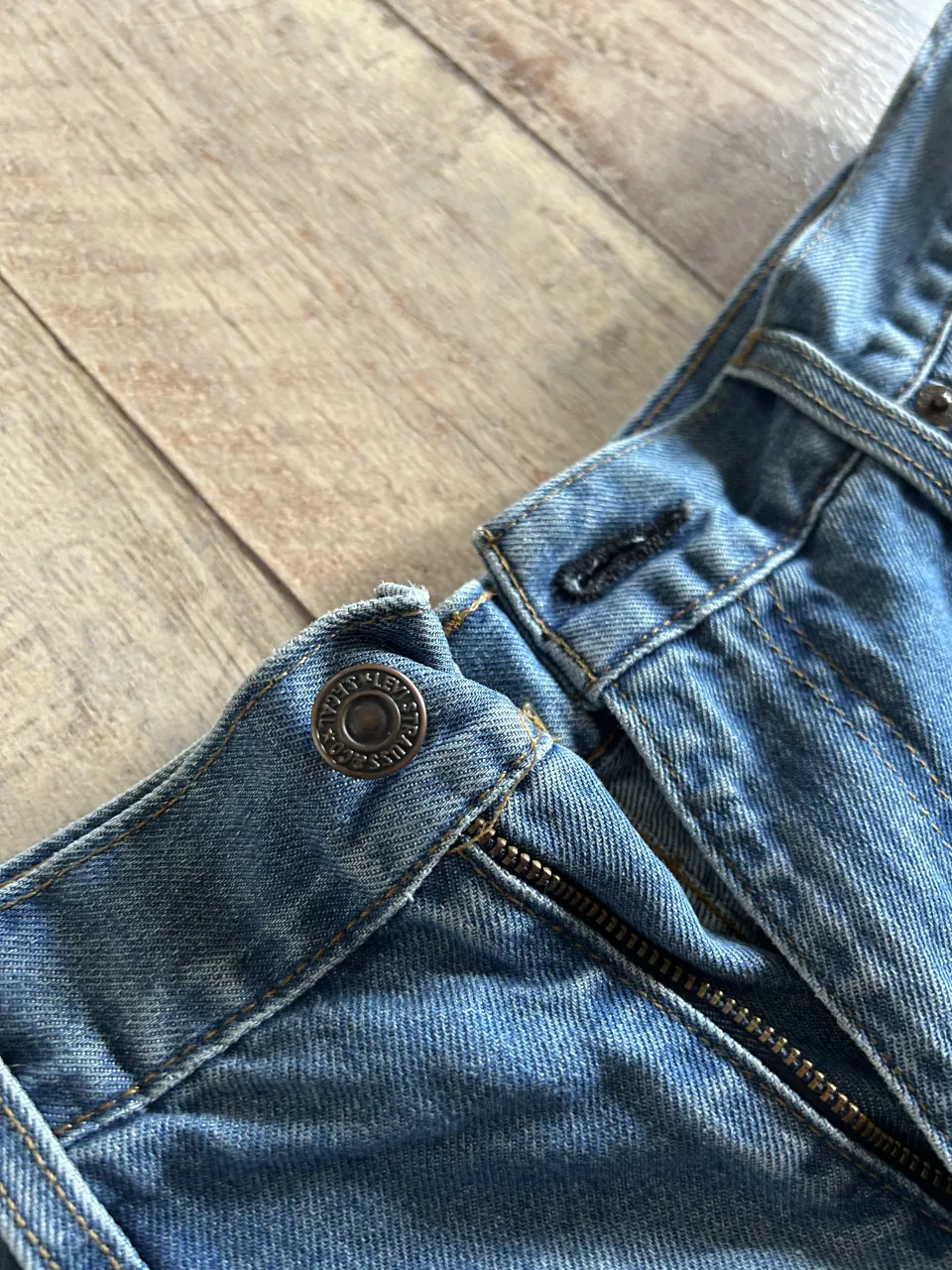 Bermuda Levi's miniatura 4