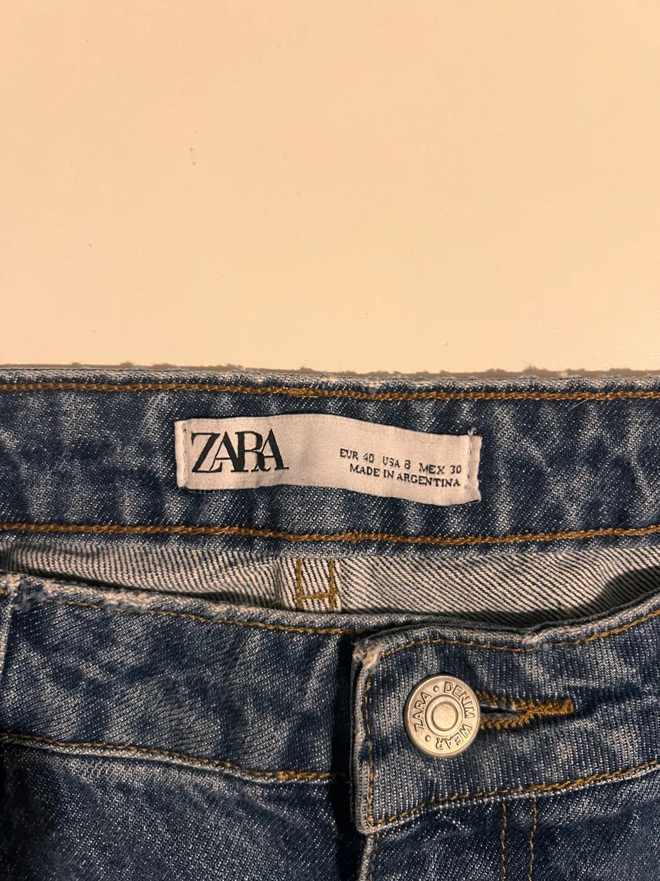 Jeans por los tobillos Zara - imagen 3