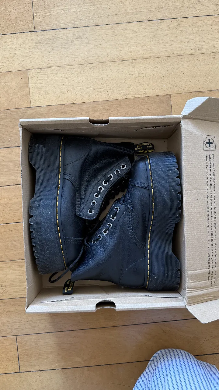 Borcegos Dr. Martens - imagen 3
