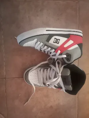 DC Shoes
