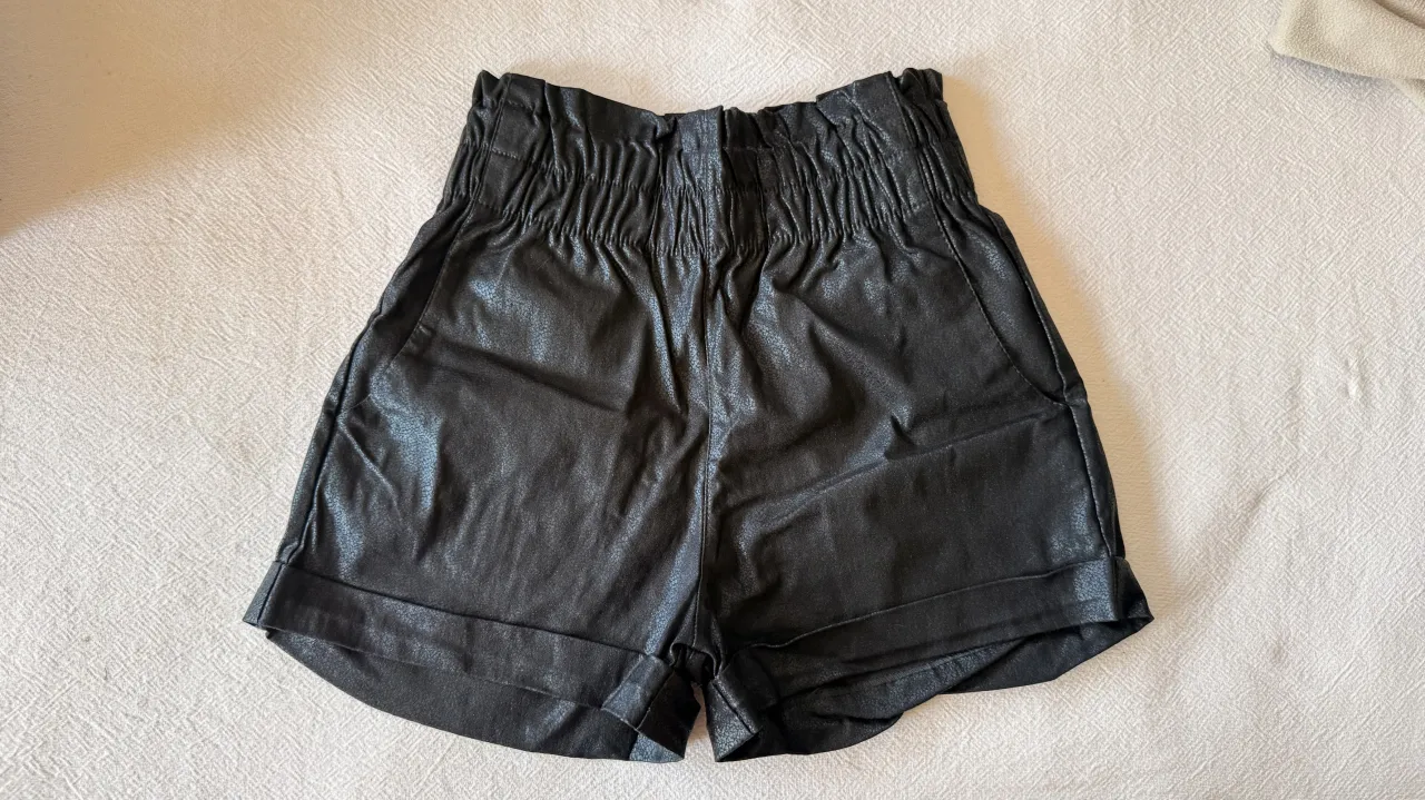 Short Humana - imagen 1