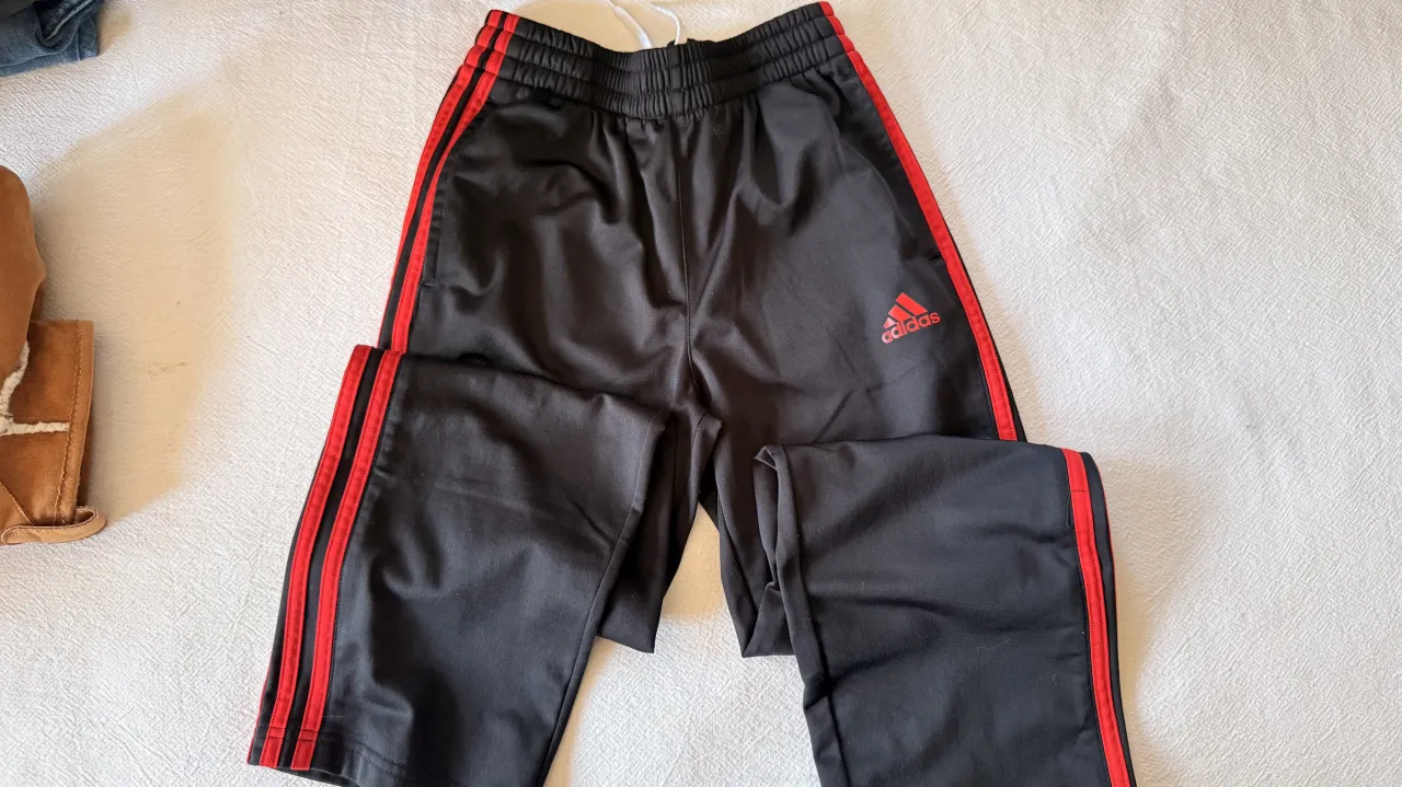 Pantalón adidas - imagen 1