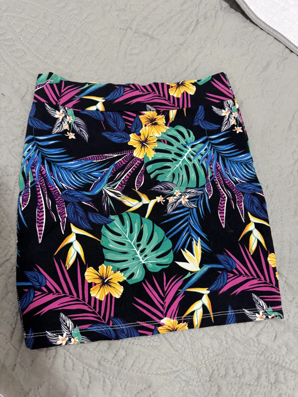 Pollera A ≠ - Vista 2