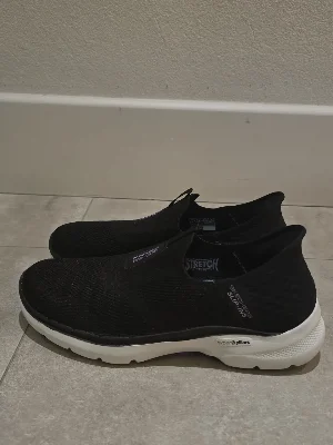 Skechers