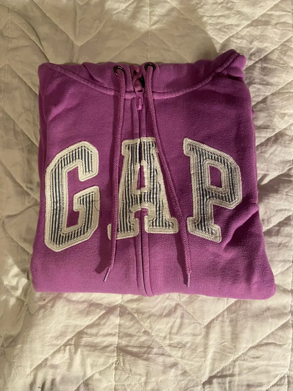 Buzo GAP - imagen 1