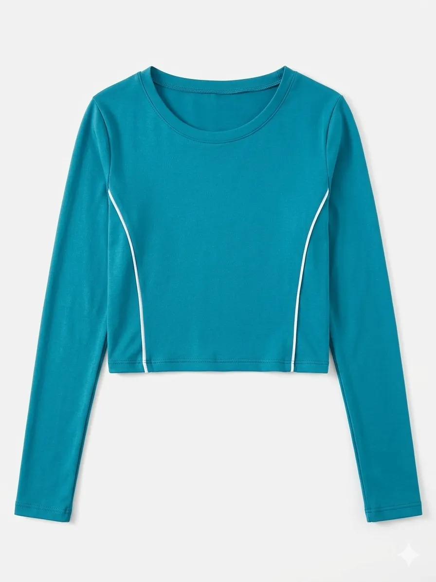 Remera manga larga color turquesa con detalles blancos en los laterales.