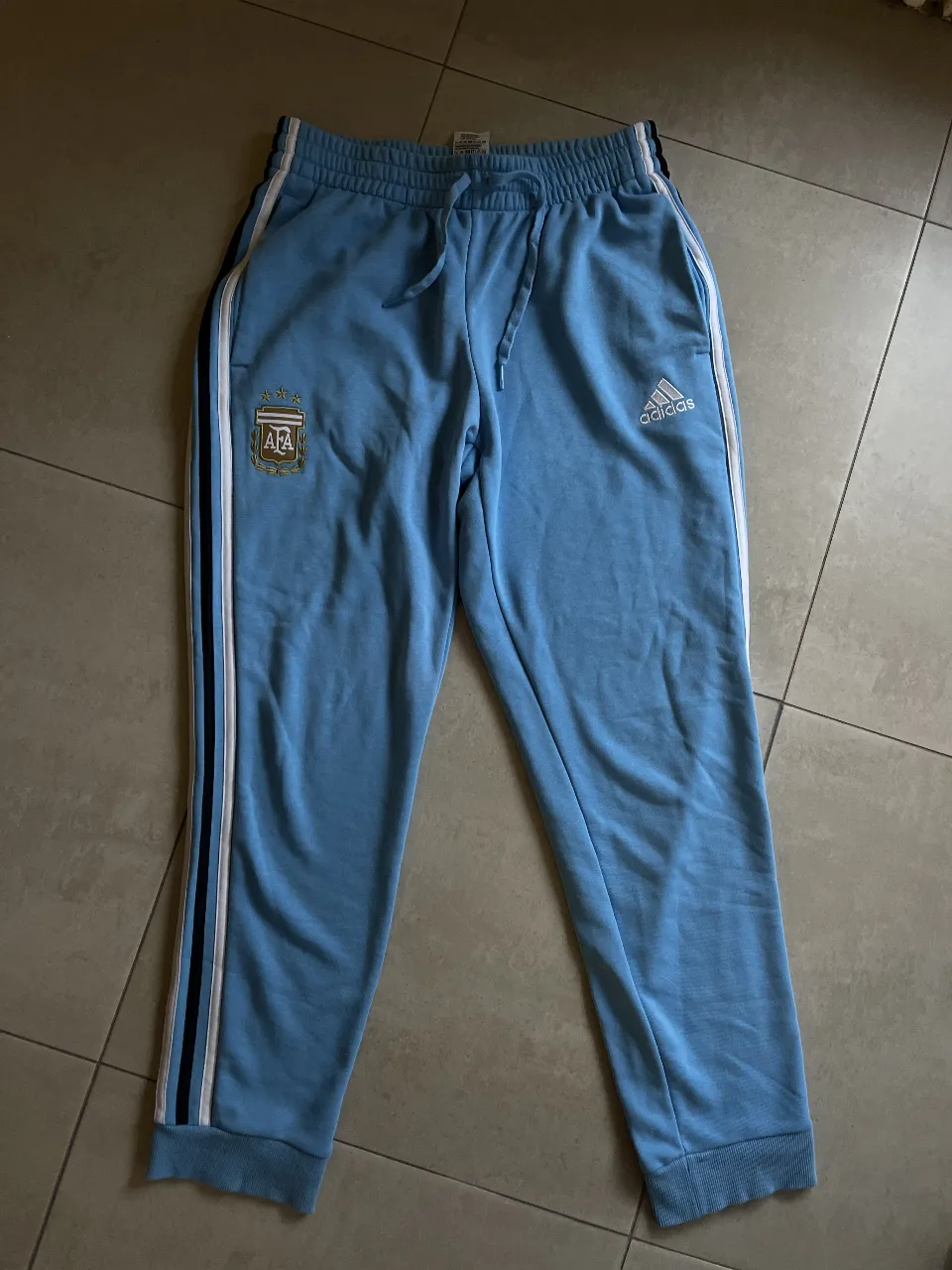 Pantalón adidas