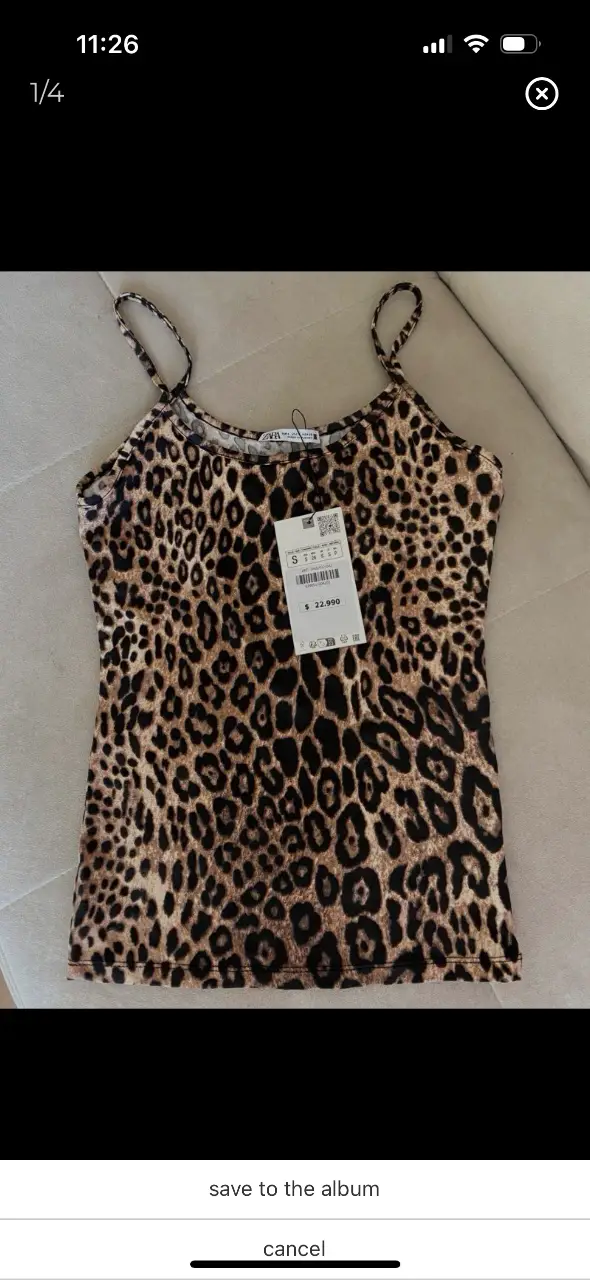 Top de mujer con estampado de leopardo. Ideal para un look casual y moderno. Confeccionado en tela suave y cómoda, perfecto para el verano.