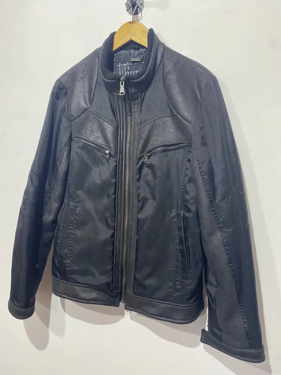 Campera GUESS - imagen 1