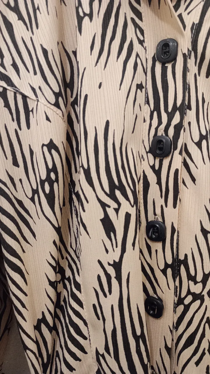 Camisa A ≠ - imagen 4
